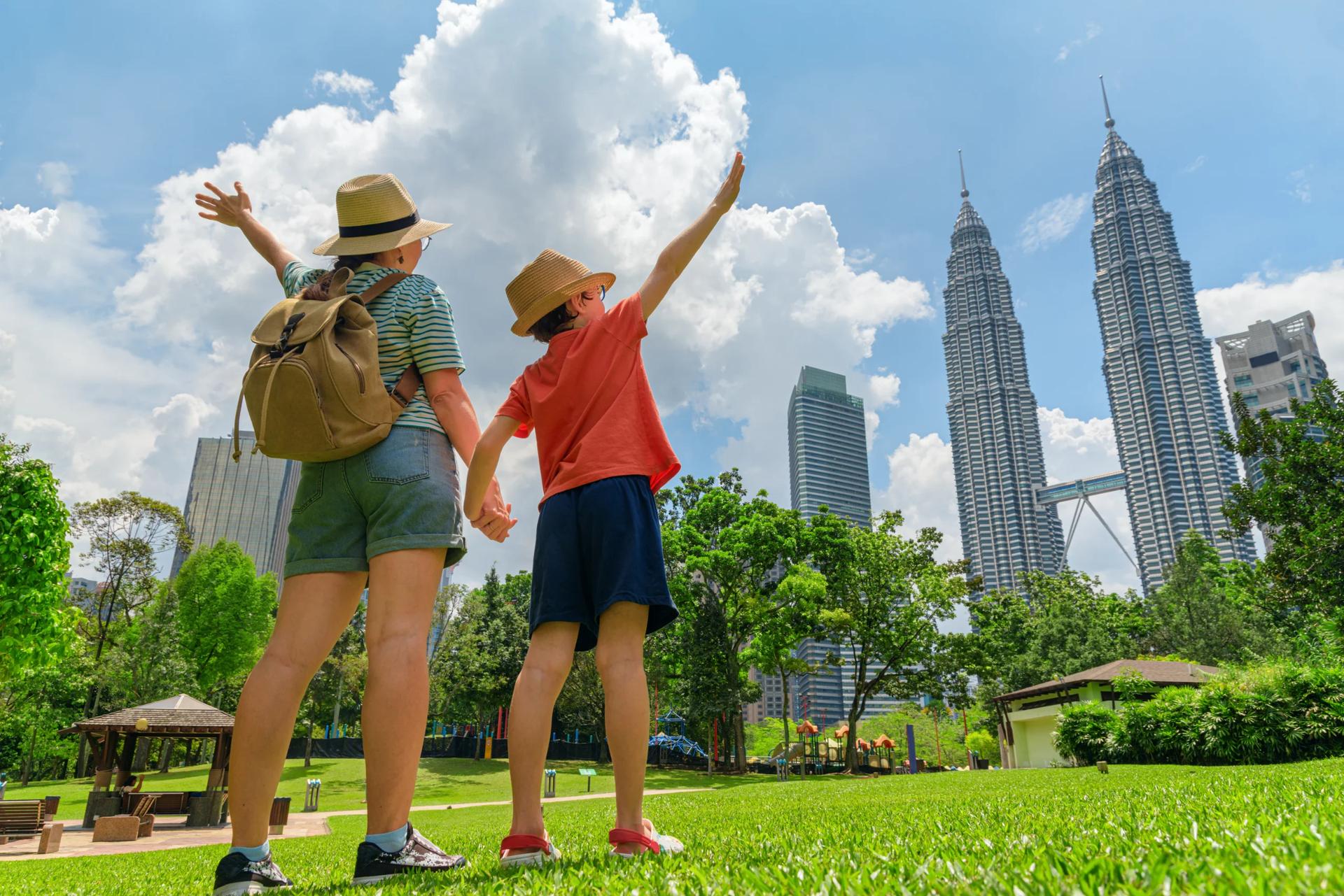 Save more when you book Flight+Hotel