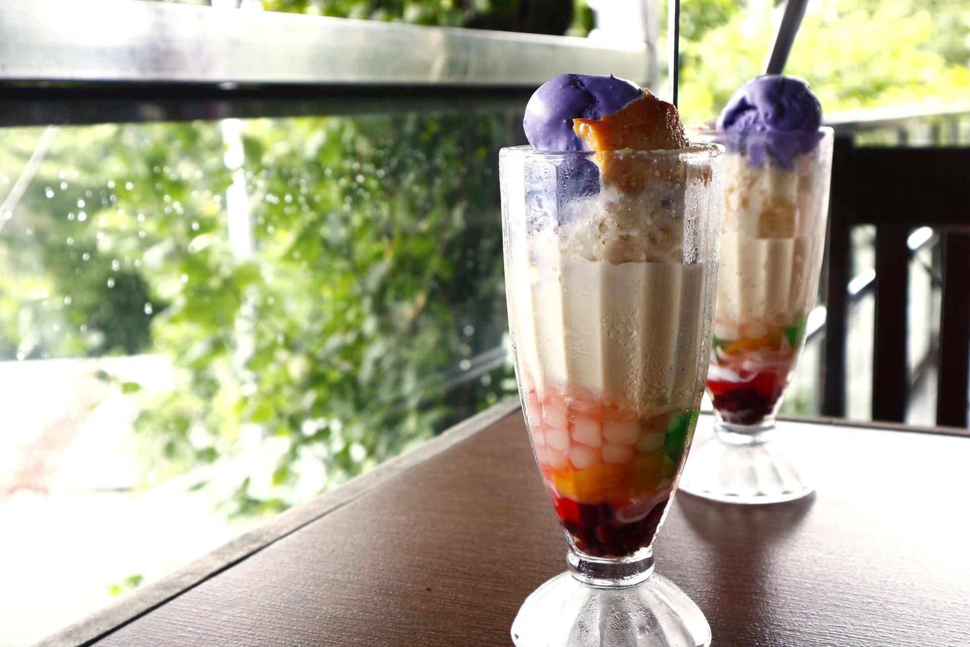 1.  Halo-Halo