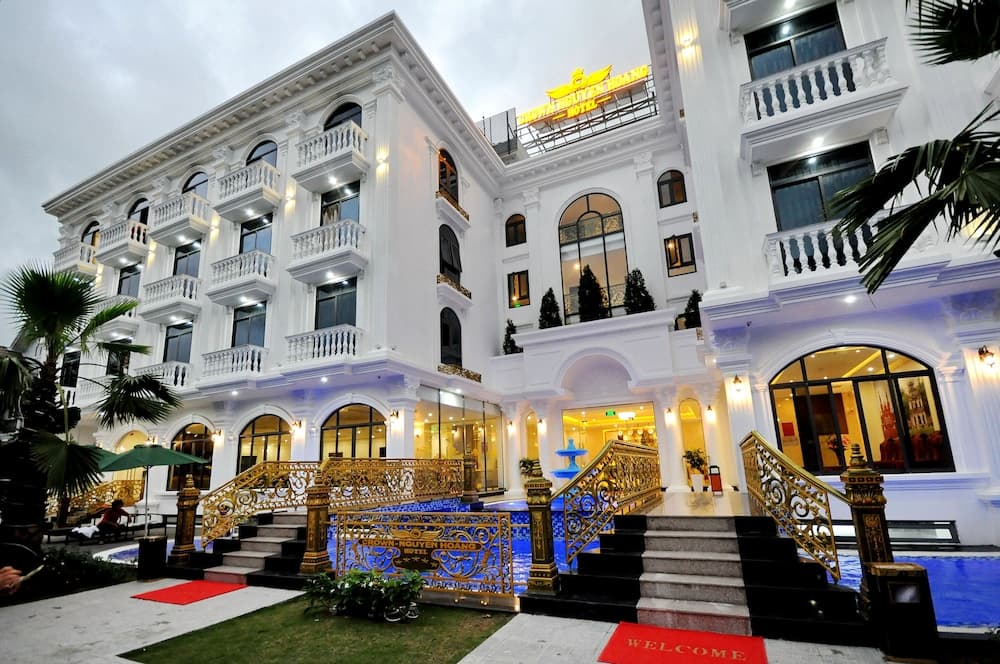 Crown Nguyen Hoang Hotel