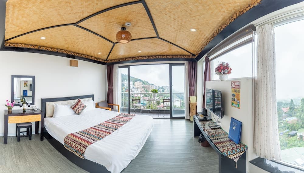 Phuong Nam Mountain View Hotel