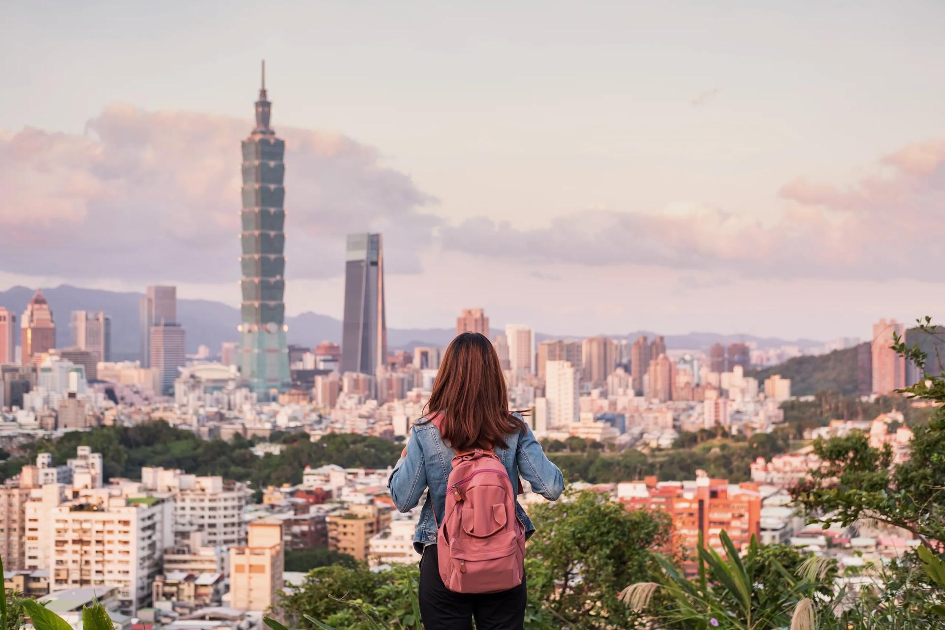 Find hotels in Taipei!
