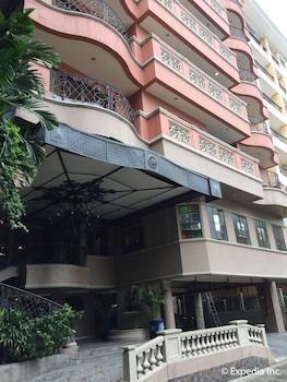 Sophia Suites Residence Hotel