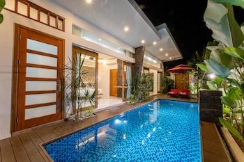 Maneh Villa